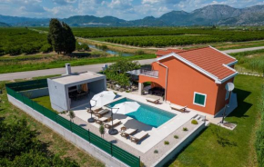 MiaMare Luxury Villa with Pool Surrounded by Nature